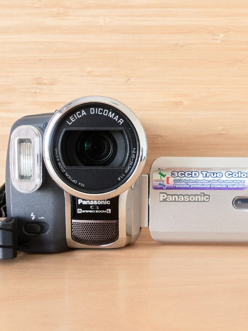 Panasonic PV-GS200 3CCD MiniDV Camcorder Leica Dicomar Lens Tested